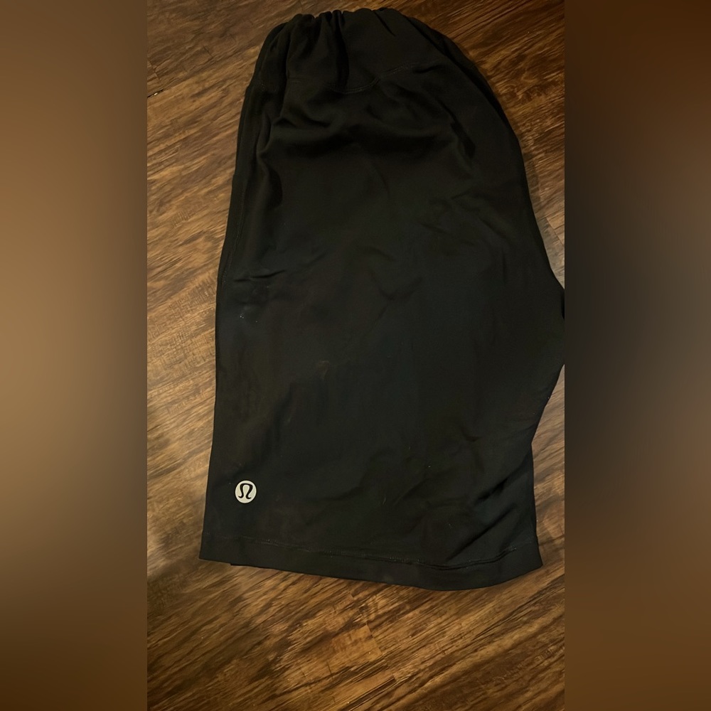 New lululemon shorts. Sz 12 6" inseam